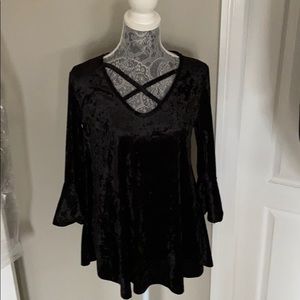 Women’s velvet top